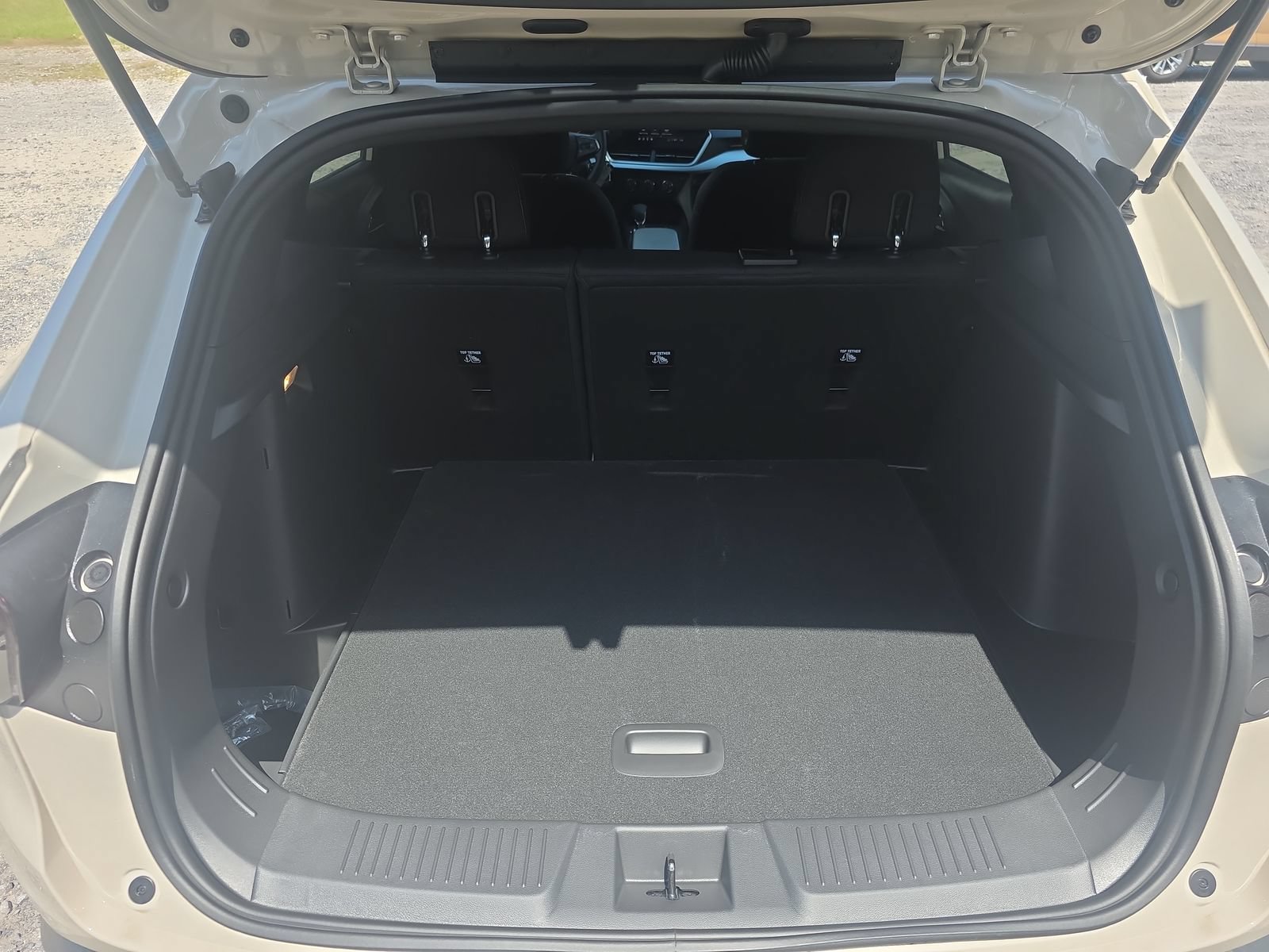 New 2026 Chevrolet Trax RS w/ Driver Confidence Package FWD image 25