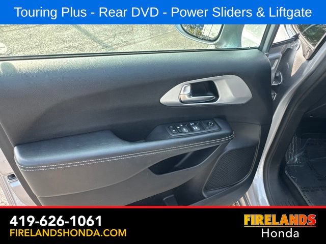 Used 2019 Chrysler Pacifica Touring Plus w/ S Appearance Package FWD image 11