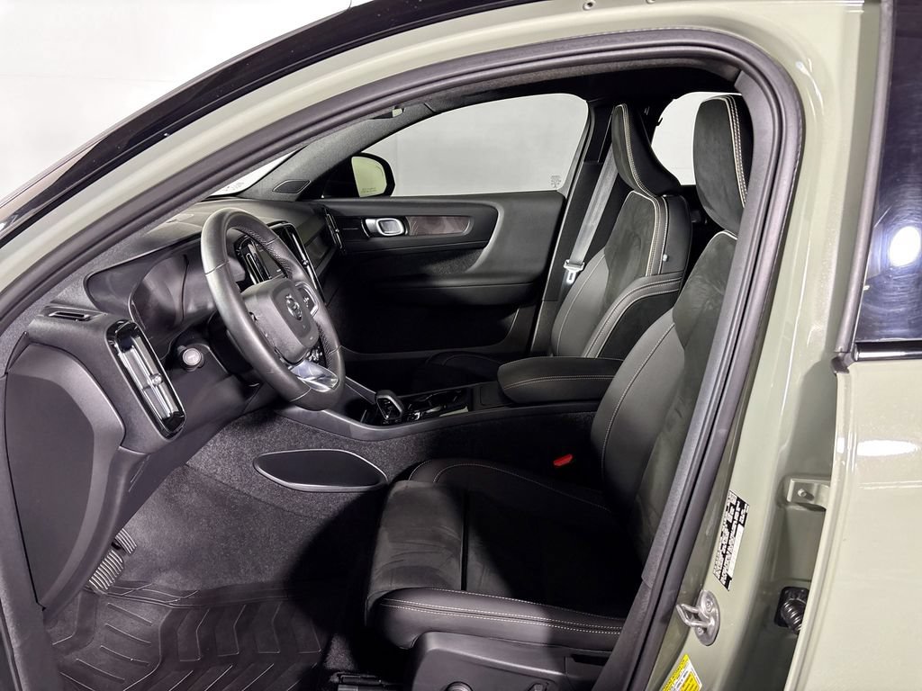 Used 2022 Volvo C40 P8 Recharge Ultimate AWD/4WD image 11