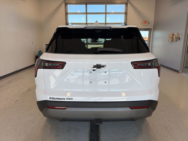 New 2026 Chevrolet Equinox LT w/ Convenience Package II AWD/4WD image 13