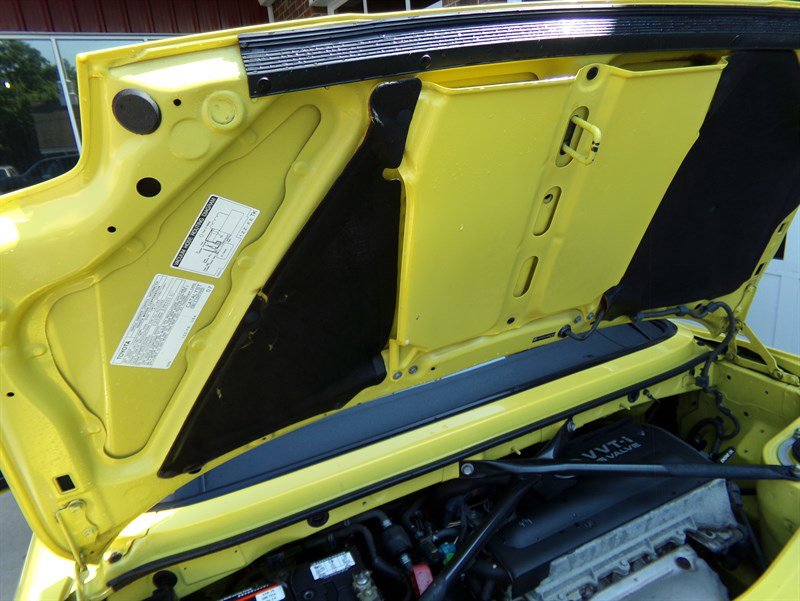 Used 2004 Toyota MR2 image 48