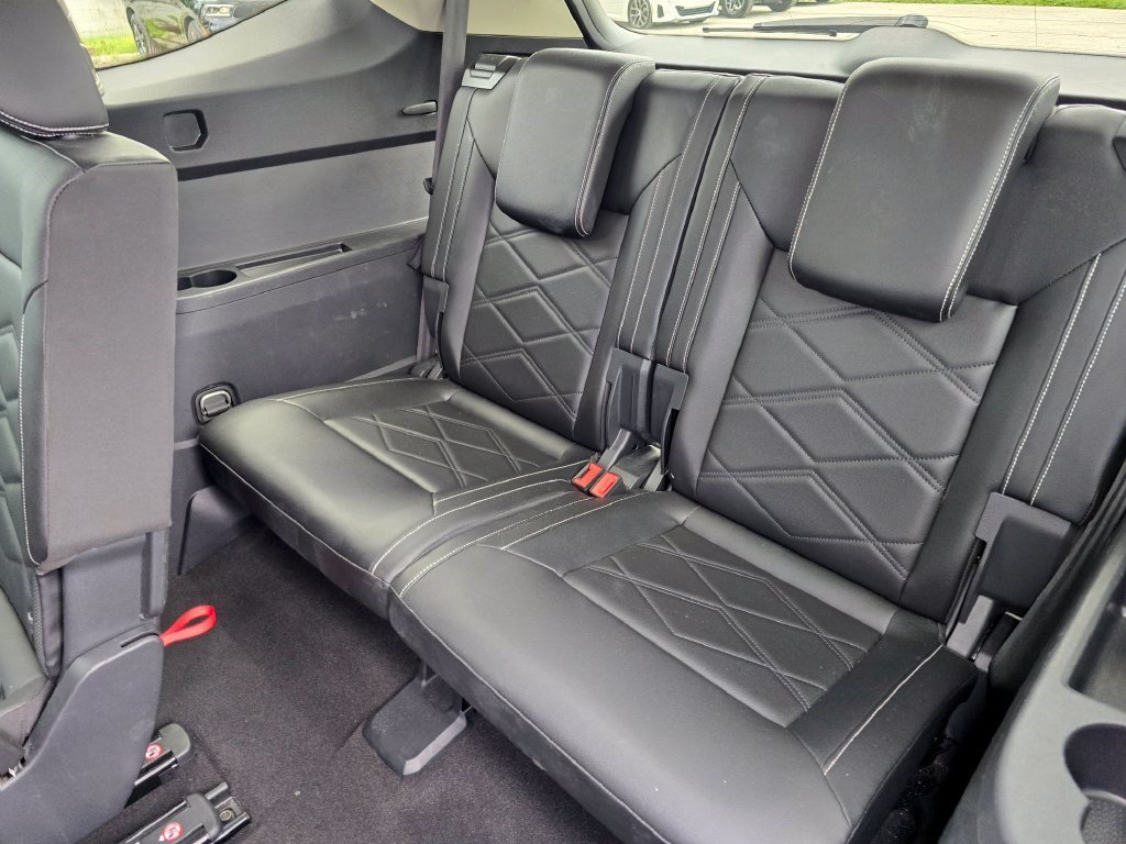 Used 2025 Volkswagen Atlas SE FWD image 30