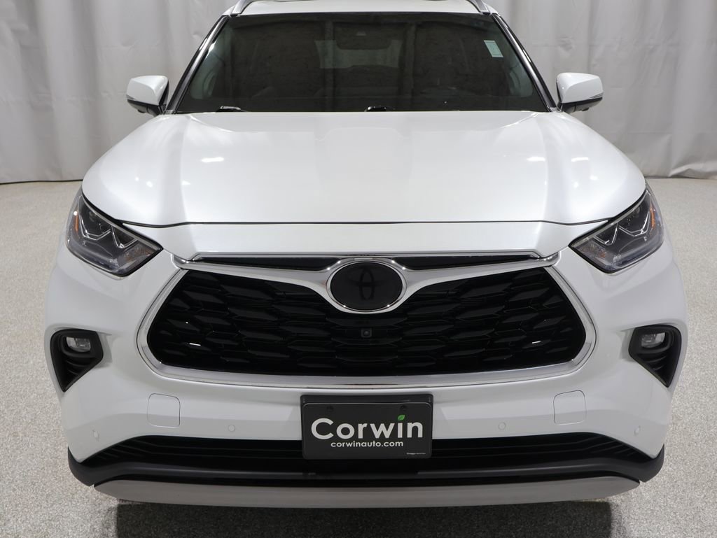 Used 2025 Toyota Highlander Limited AWD/4WD image 9