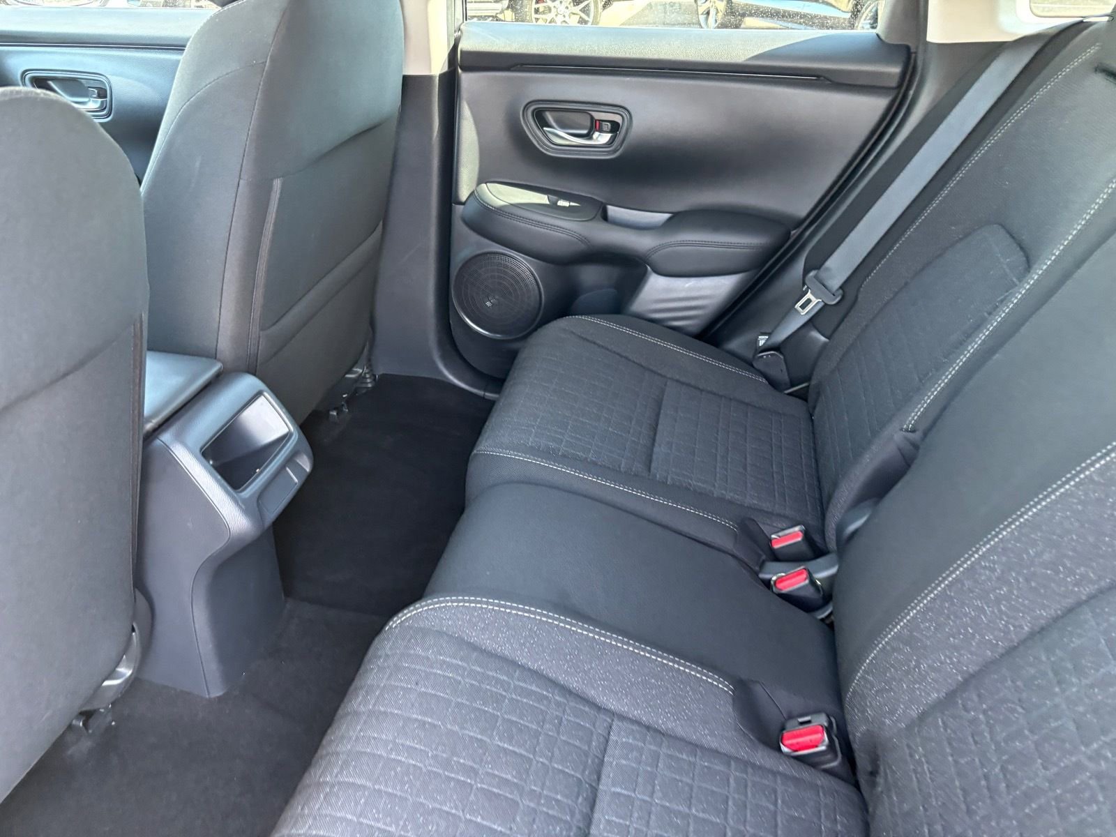 Used 2025 Honda HR-V LX image 18