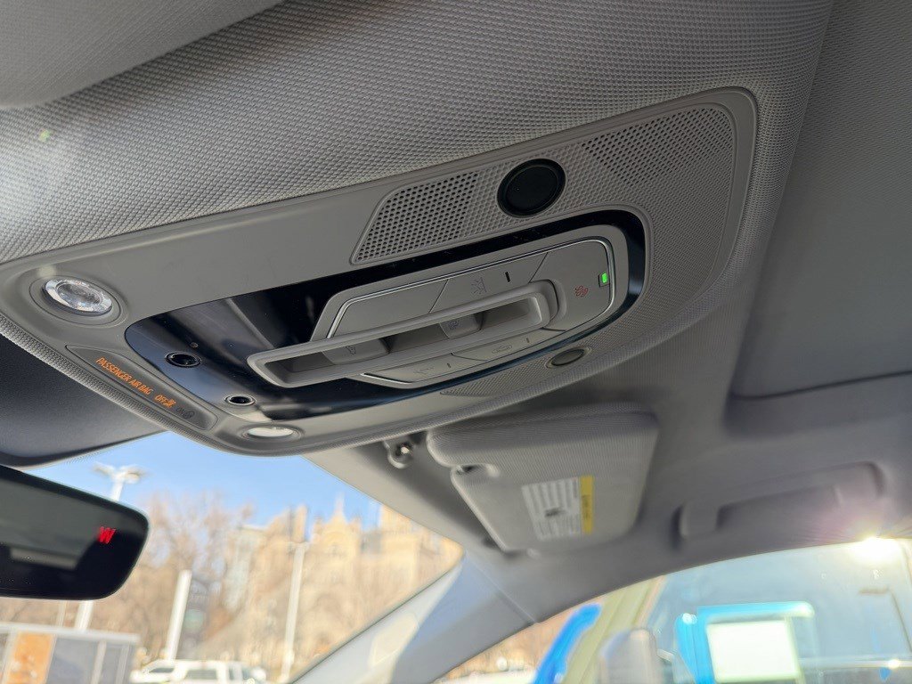 Used 2021 Audi e-tron Prestige w/ Prestige Package image 19