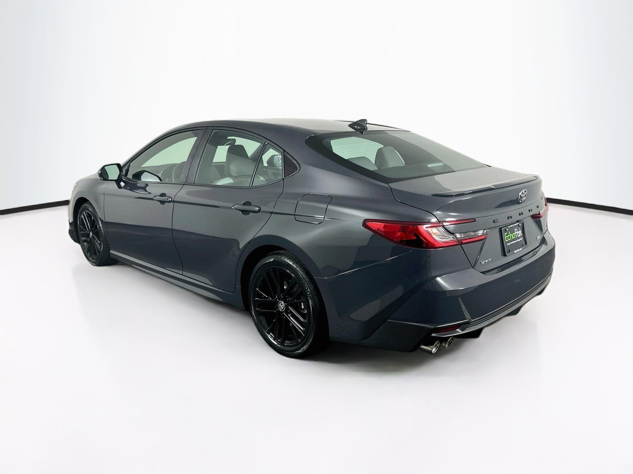 Used 2026 Toyota Camry SE w/ Convenience Package FWD image 5