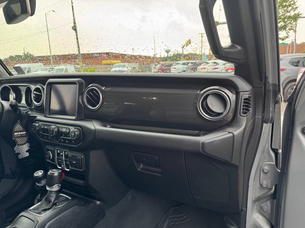 Used 2021 Jeep Wrangler Unlimited Sahara AWD/4WD image 27