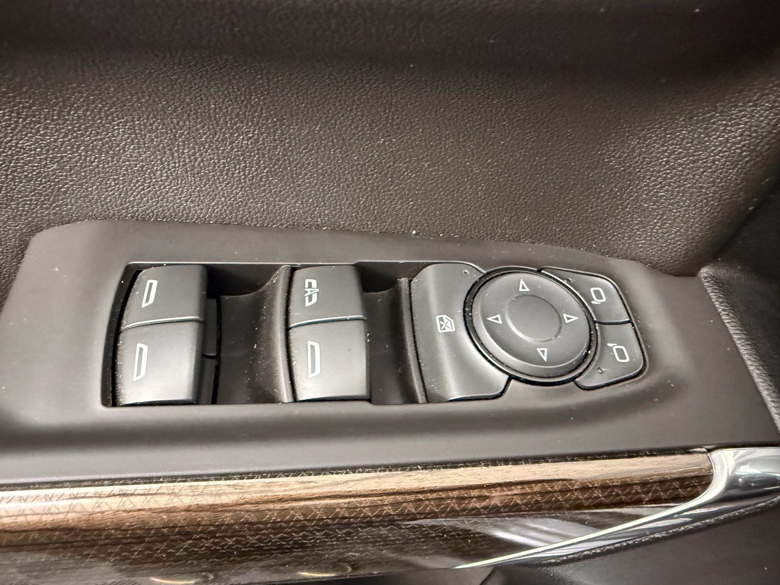 Used 2021 Chevrolet Silverado 1500 LT Trail Boss AWD/4WD image 14