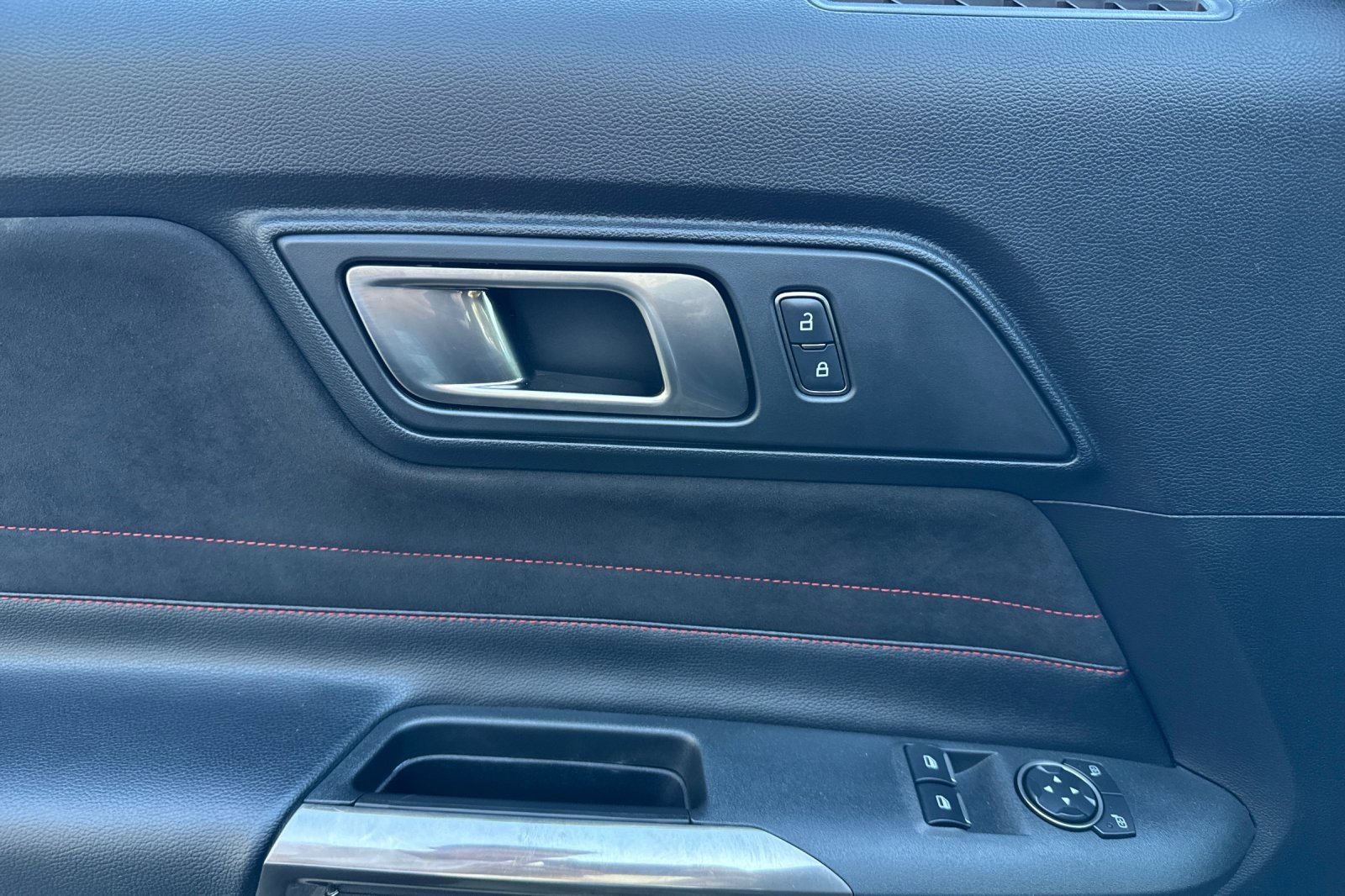 Used 2016 Ford Mustang Shelby GT350R w/ GT350R Equipment Group 920A image 11