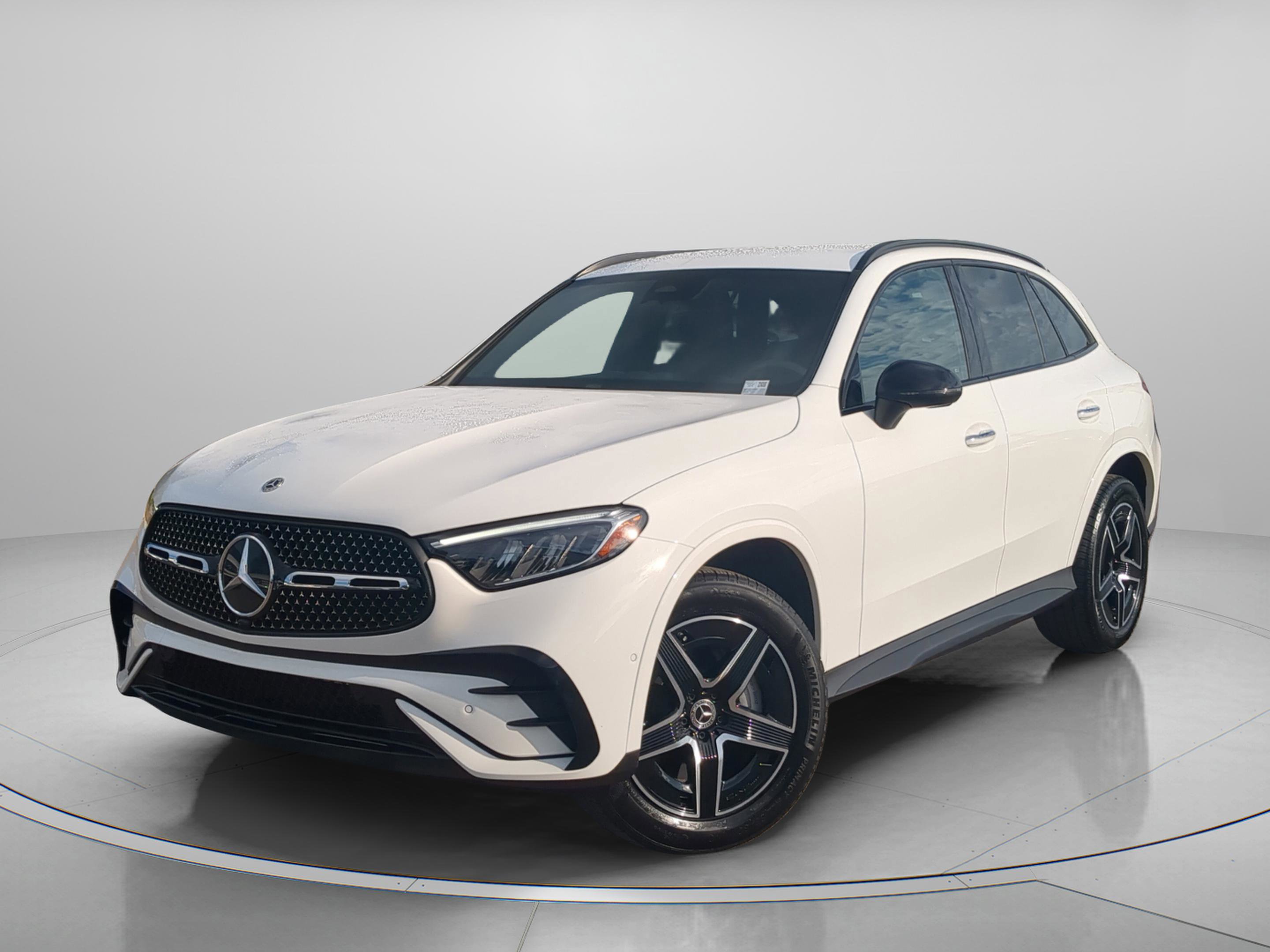 Certified 2025 Mercedes-Benz GLC 300 4MATIC image 2
