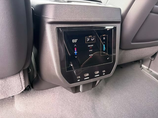 New 2026 GMC Yukon XL AT4 Ultimate AWD/4WD image 16