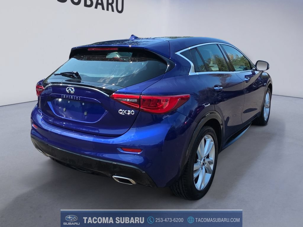 Used 2017 INFINITI QX30 FWD image 5