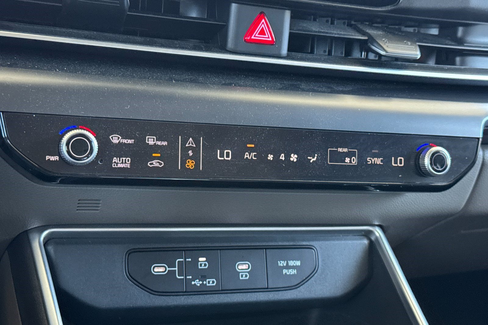 Used 2026 Kia Carnival FWD image 19