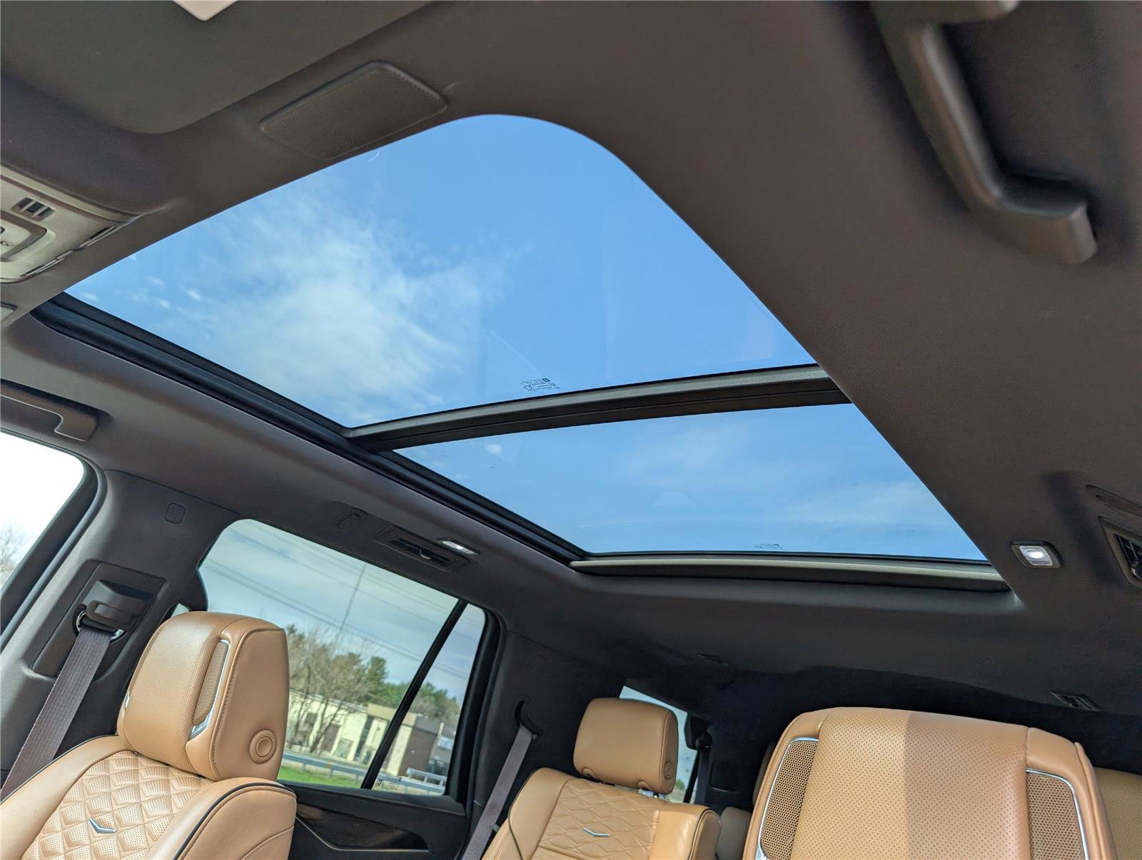 Used 2022 Cadillac Escalade Premium Luxury image 25