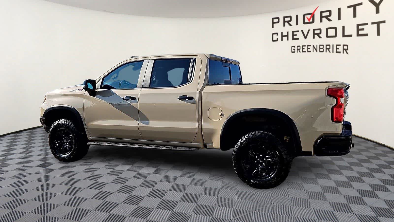 Used 2022 Chevrolet Silverado 1500 ZR2 w/ Technology Package AWD/4WD image 6