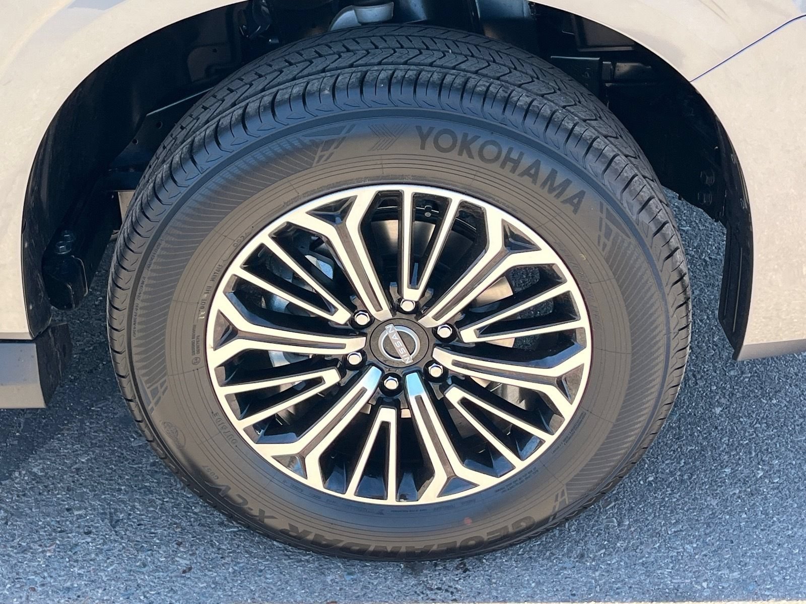 New 2026 Nissan Armada SL w/ Captain's Chari Seat Package AWD/4WD image 8