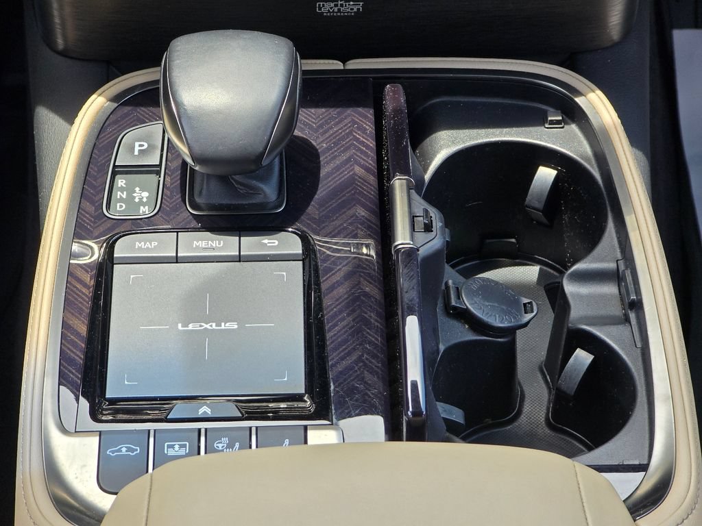 Used 2021 Lexus LS 500 w/ Interior Upgrade Package RWD image 18
