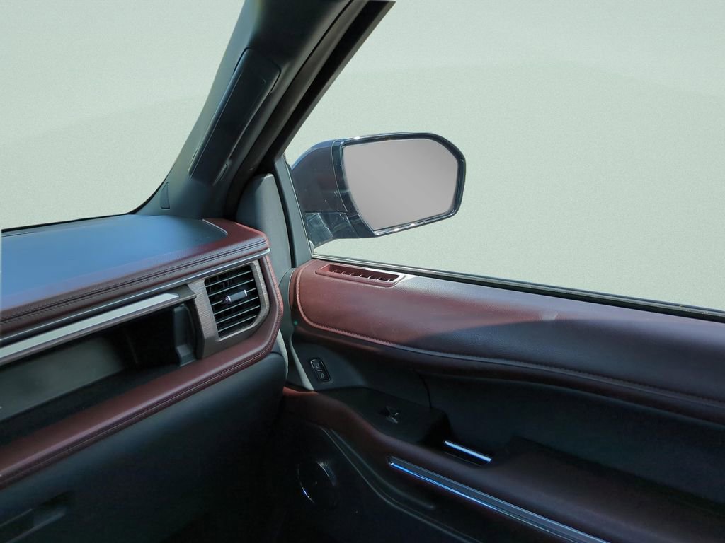 Used 2024 Ford Expedition Limited RWD image 13