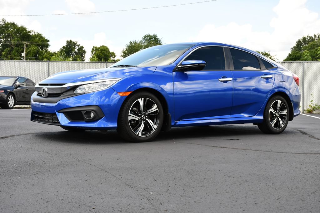 Used 2018 Honda Civic Touring image 3