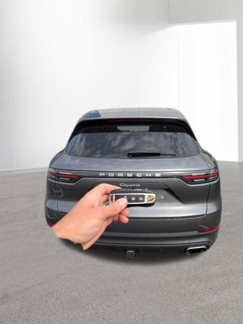 Used 2021 Porsche Cayenne AWD/4WD image 6