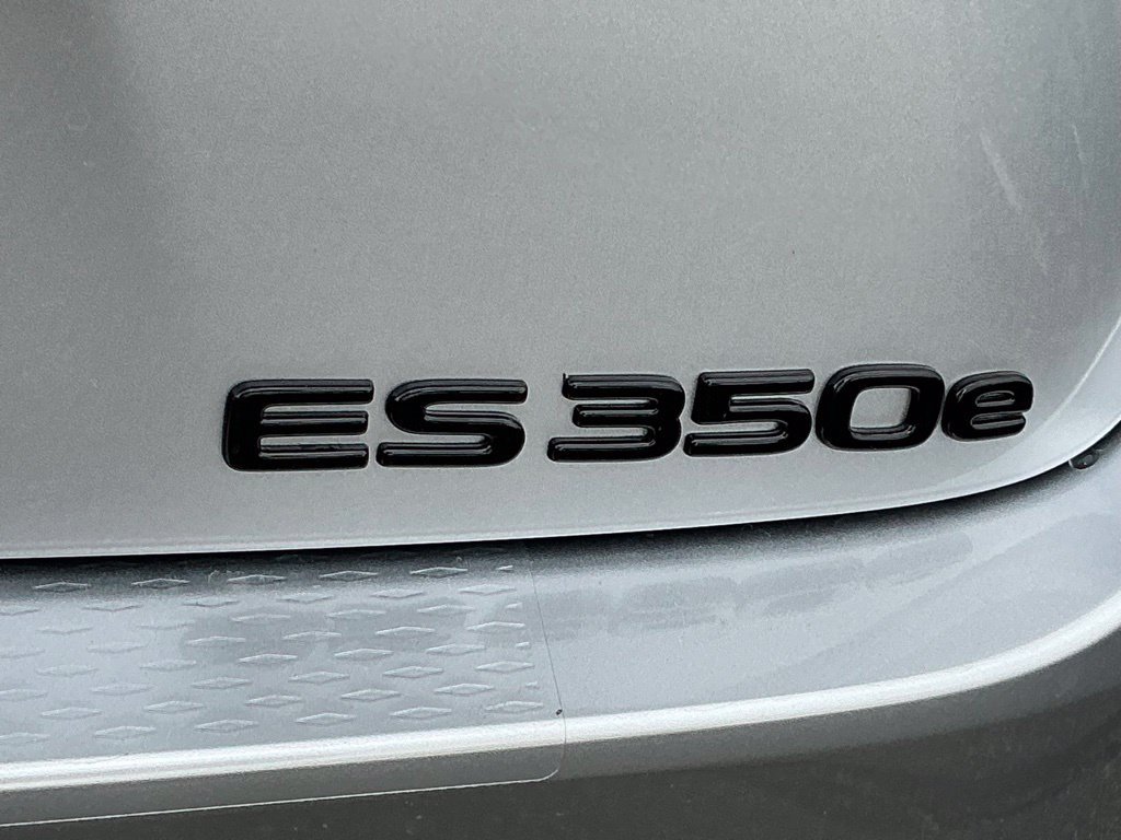 New 2026 Lexus ES 350e w/ Accessory Package (Z1) FWD image 10