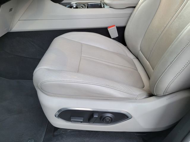 Used 2024 Jeep Wagoneer Series II w/ Flexible Seating Group image 16