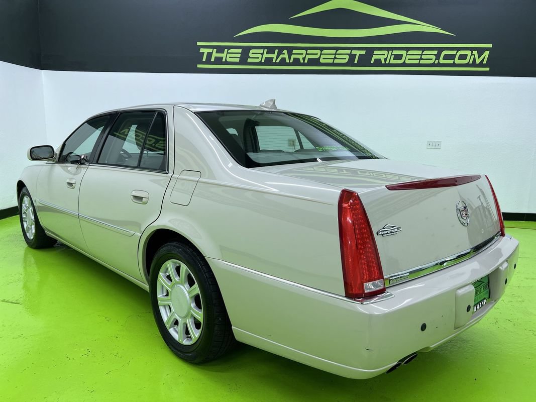 Used 2010 Cadillac DTS FWD image 7
