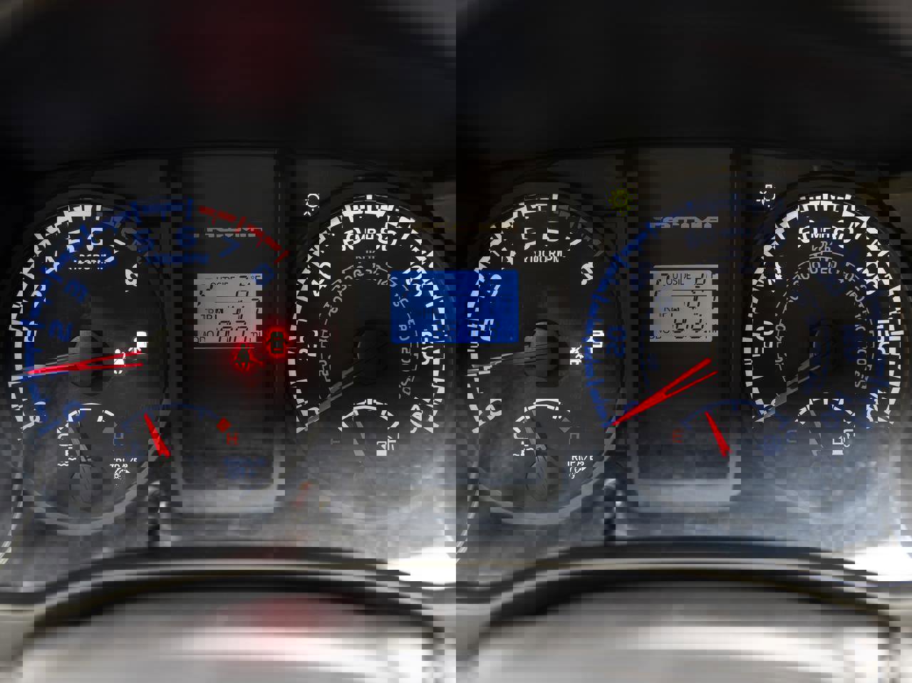 Used 2017 Toyota Tacoma SR image 11