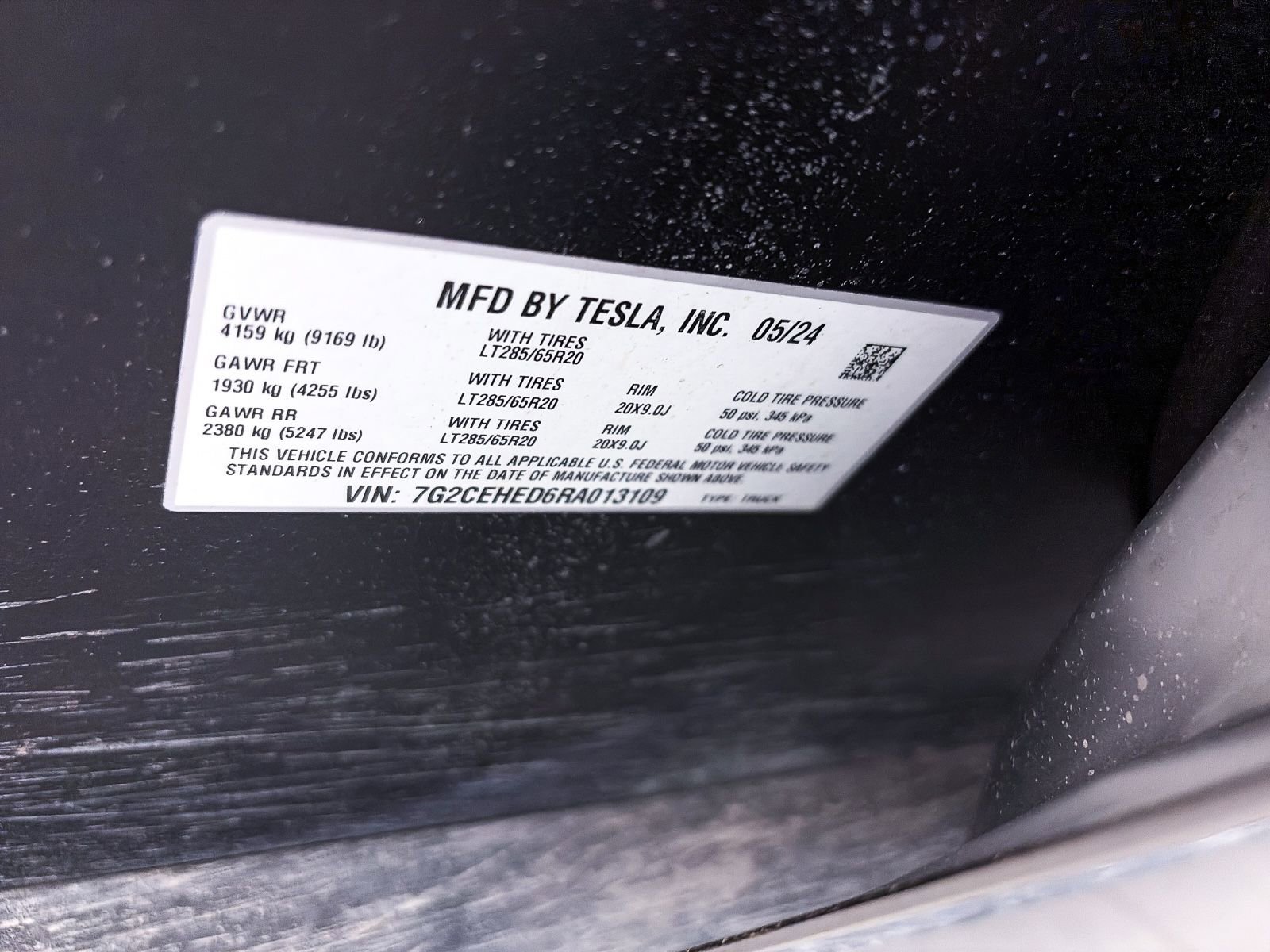 Used 2024 Tesla Cybertruck AWD Crew Cab image 35