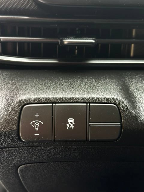 Used 2025 Hyundai Elantra Sport FWD image 31