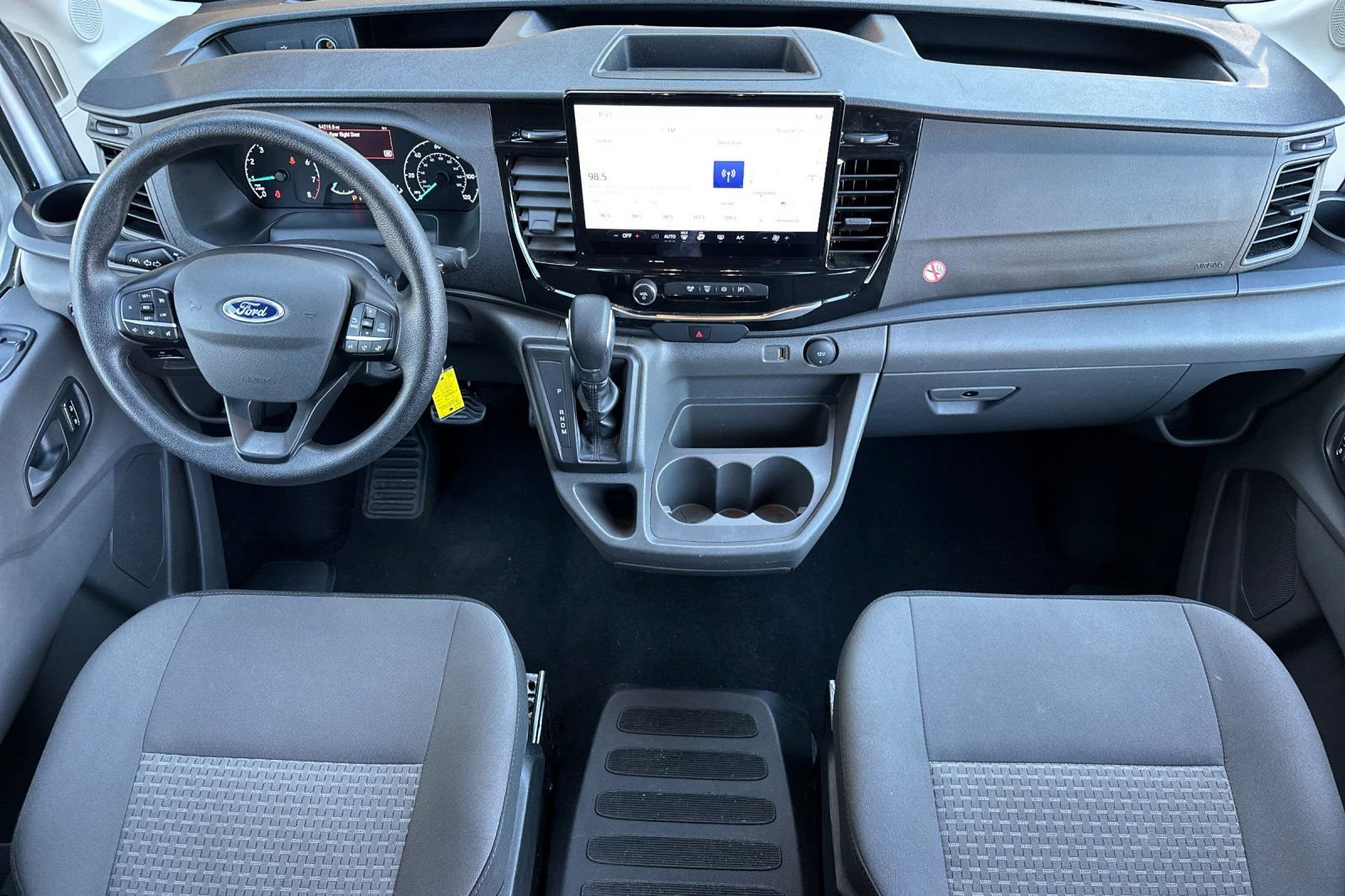 Used 2024 Ford Transit 350 XLT image 5