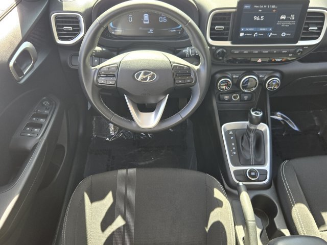 Used 2024 Hyundai Venue SEL FWD image 14