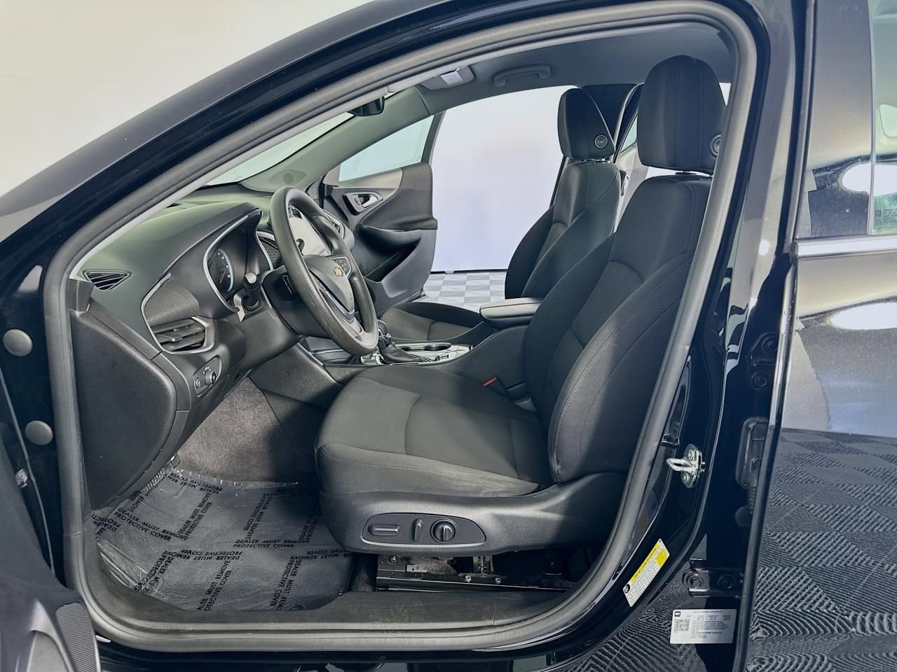 Used 2022 Chevrolet Malibu LT image 25