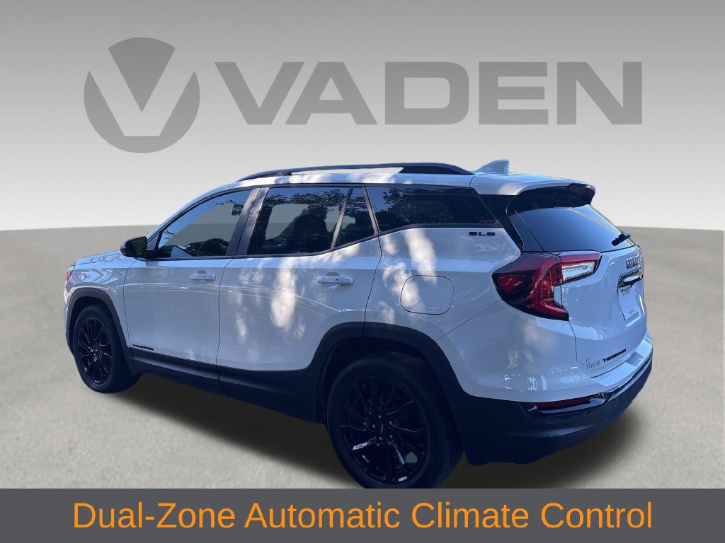 Used 2024 GMC Terrain SLE w/ Driver Convenience Package FWD image 18