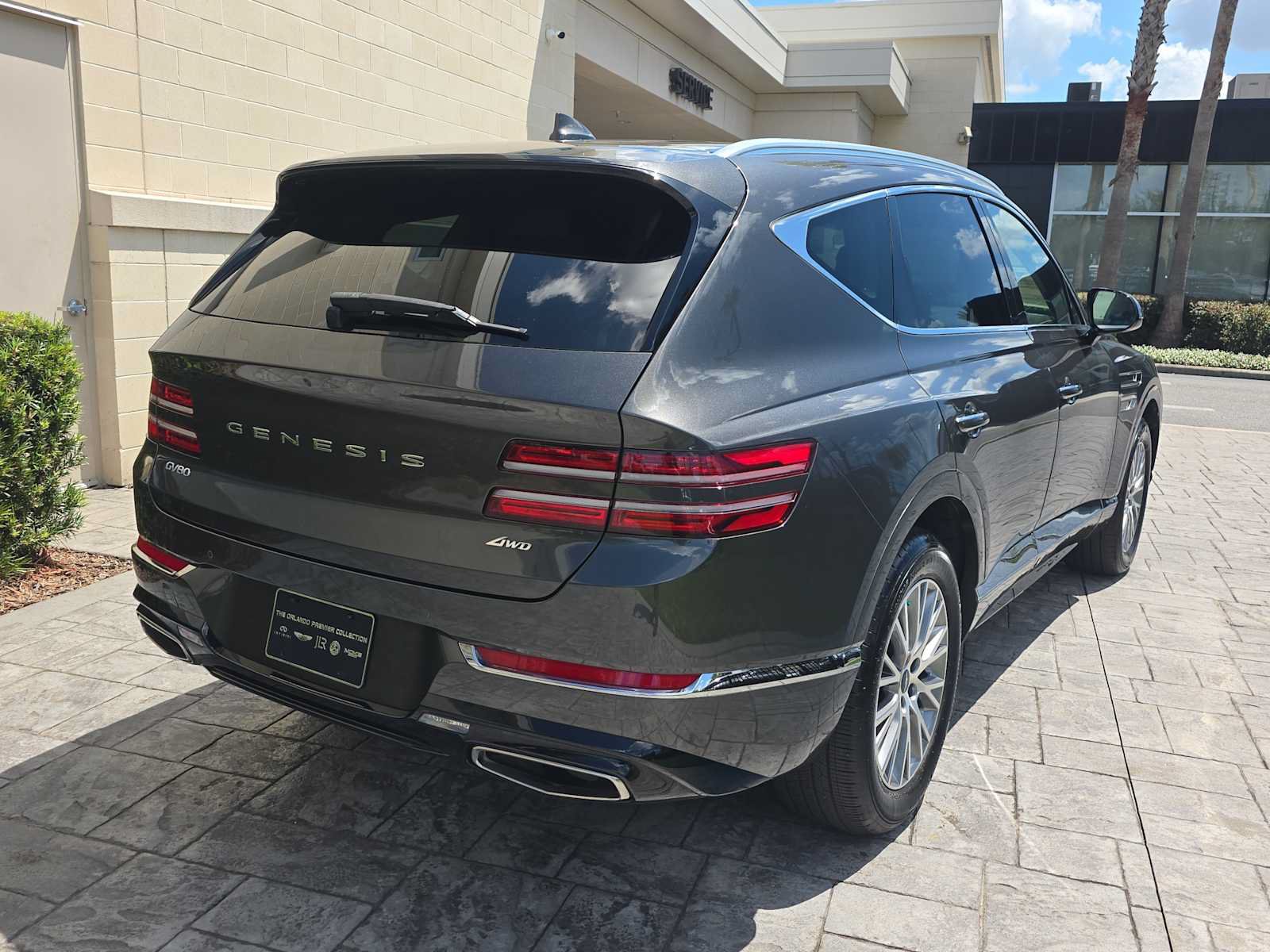 Used 2024 Genesis GV80 2.5T AWD/4WD image 3