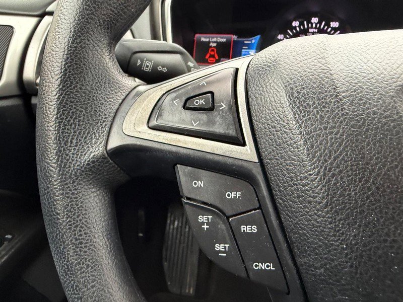 Used 2020 Ford Fusion SE image 12