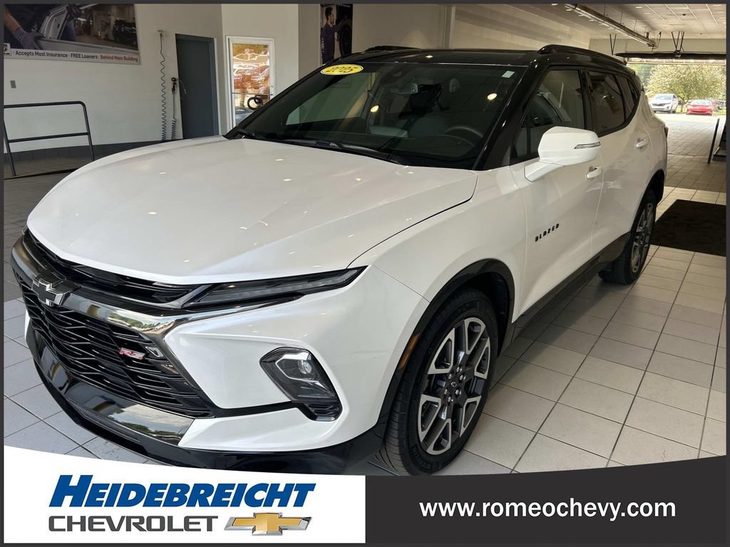 Used 2025 Chevrolet Blazer RS w/ Enhanced Convenience Package AWD/4WD image 6