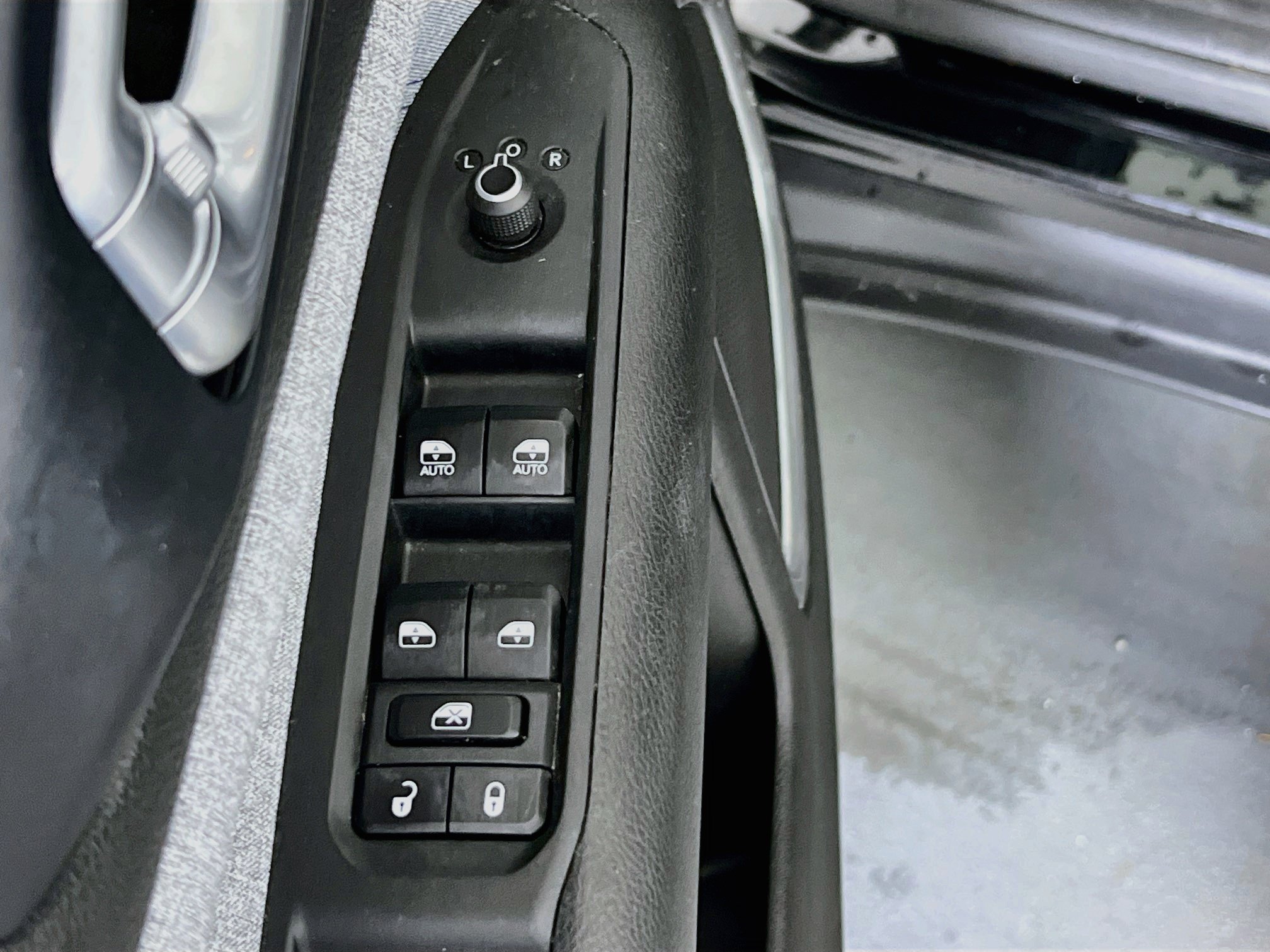 Used 2022 Jeep Compass Latitude AWD/4WD image 17