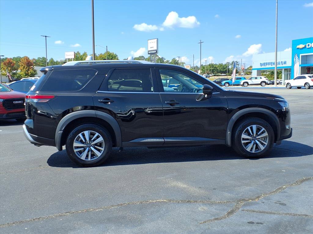 Used 2024 Nissan Pathfinder SL w/ Cargo Package image 20