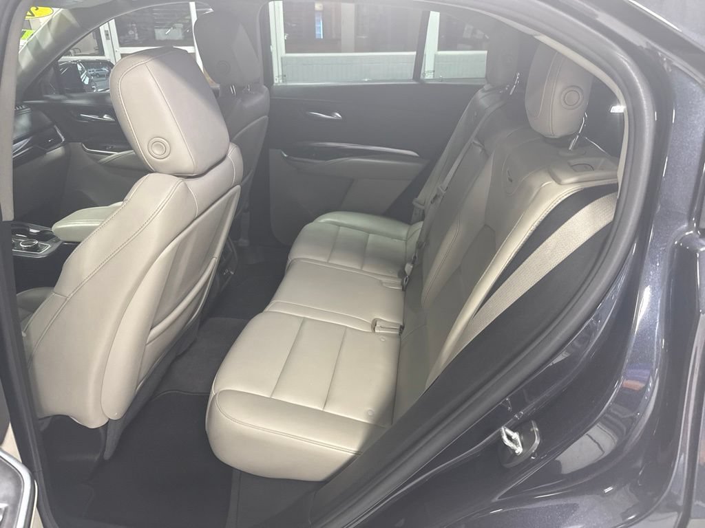 Used 2023 Cadillac XT4 Luxury w/ Cold Weather Package AWD/4WD image 13
