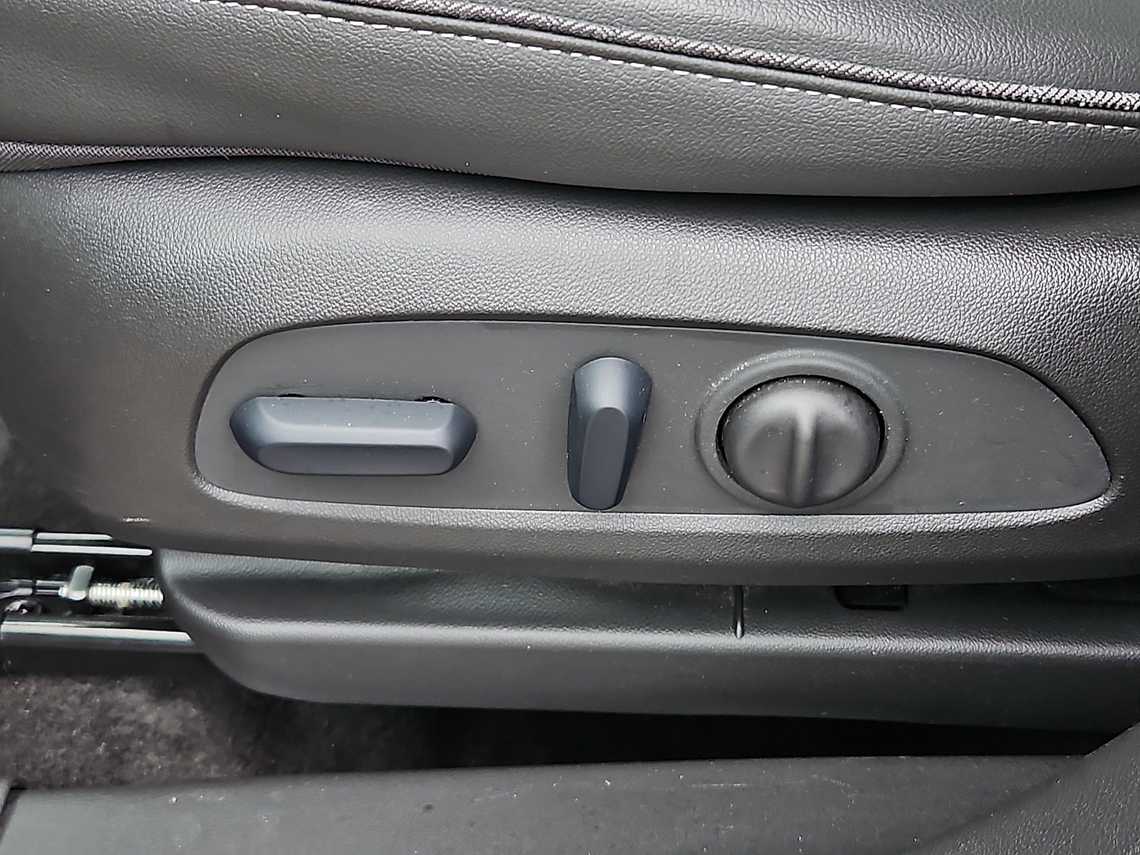 Used 2023 Buick Encore GX Select w/ Sport Touring Package FWD image 26