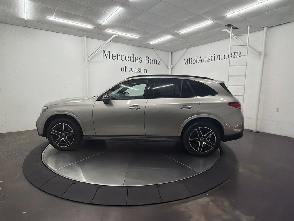 Used 2023 Mercedes-Benz GLC 300 4MATIC image 4