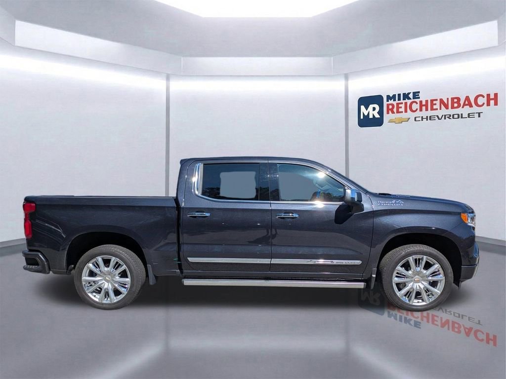 Used 2024 Chevrolet Silverado 1500 High Country w/ High Country Premium Package image 3