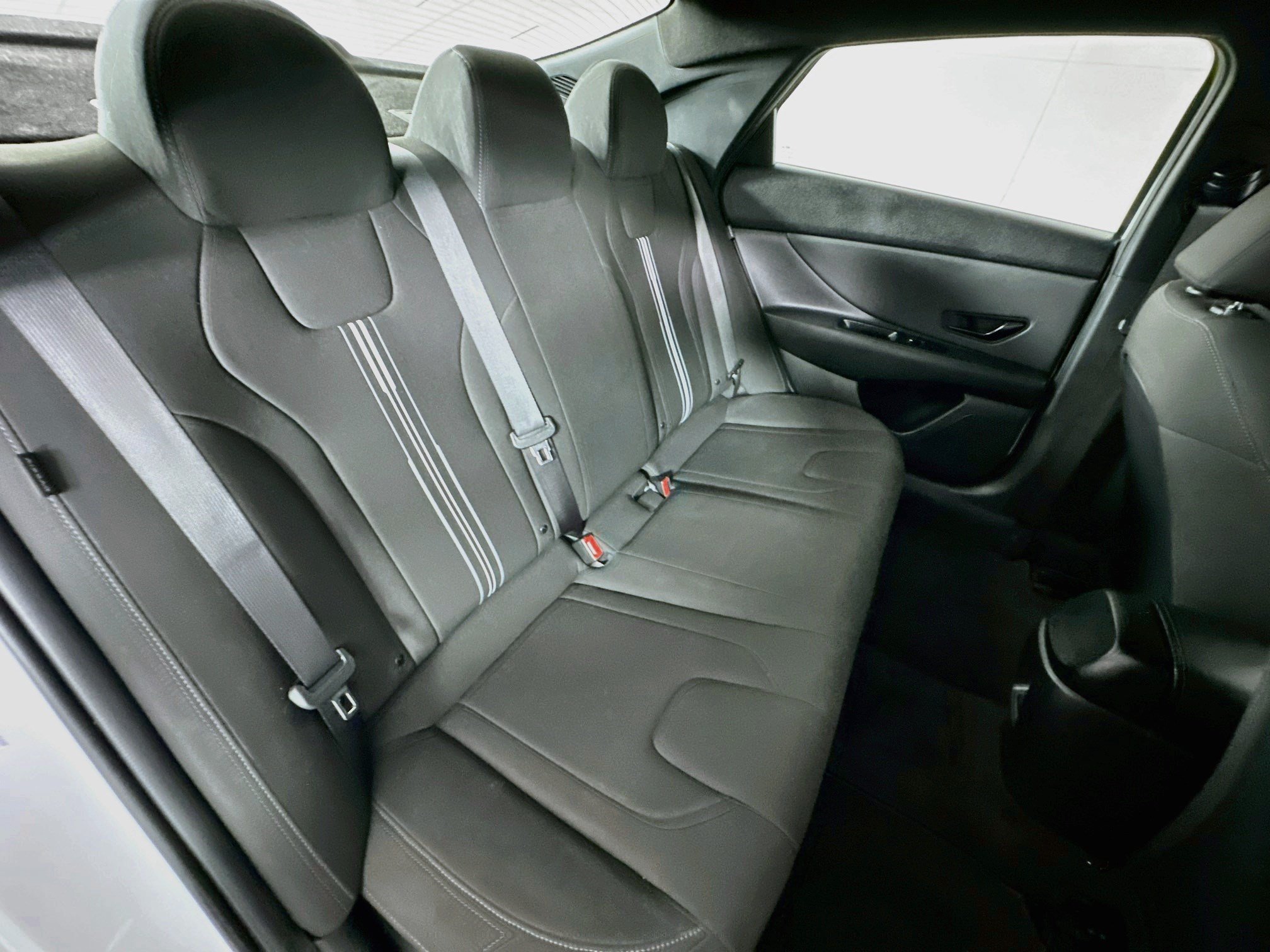 Used 2025 Hyundai Elantra Sport FWD image 27