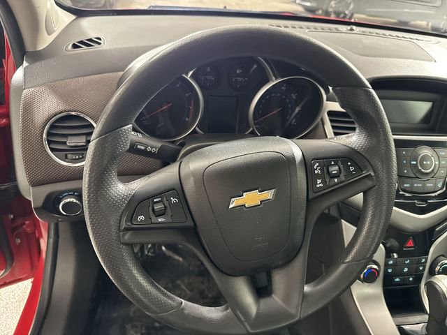 Used 2015 Chevrolet Cruze LT image 9