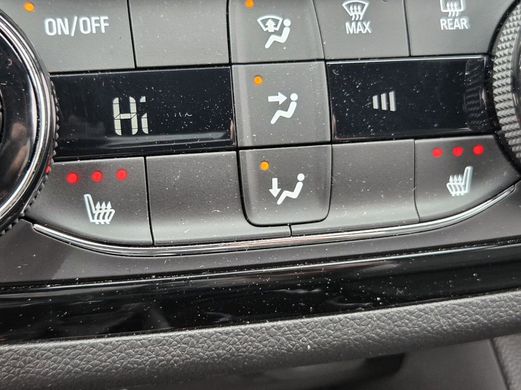 Used 2025 Buick Envista Sport Touring w/ Convenience I Package image 18