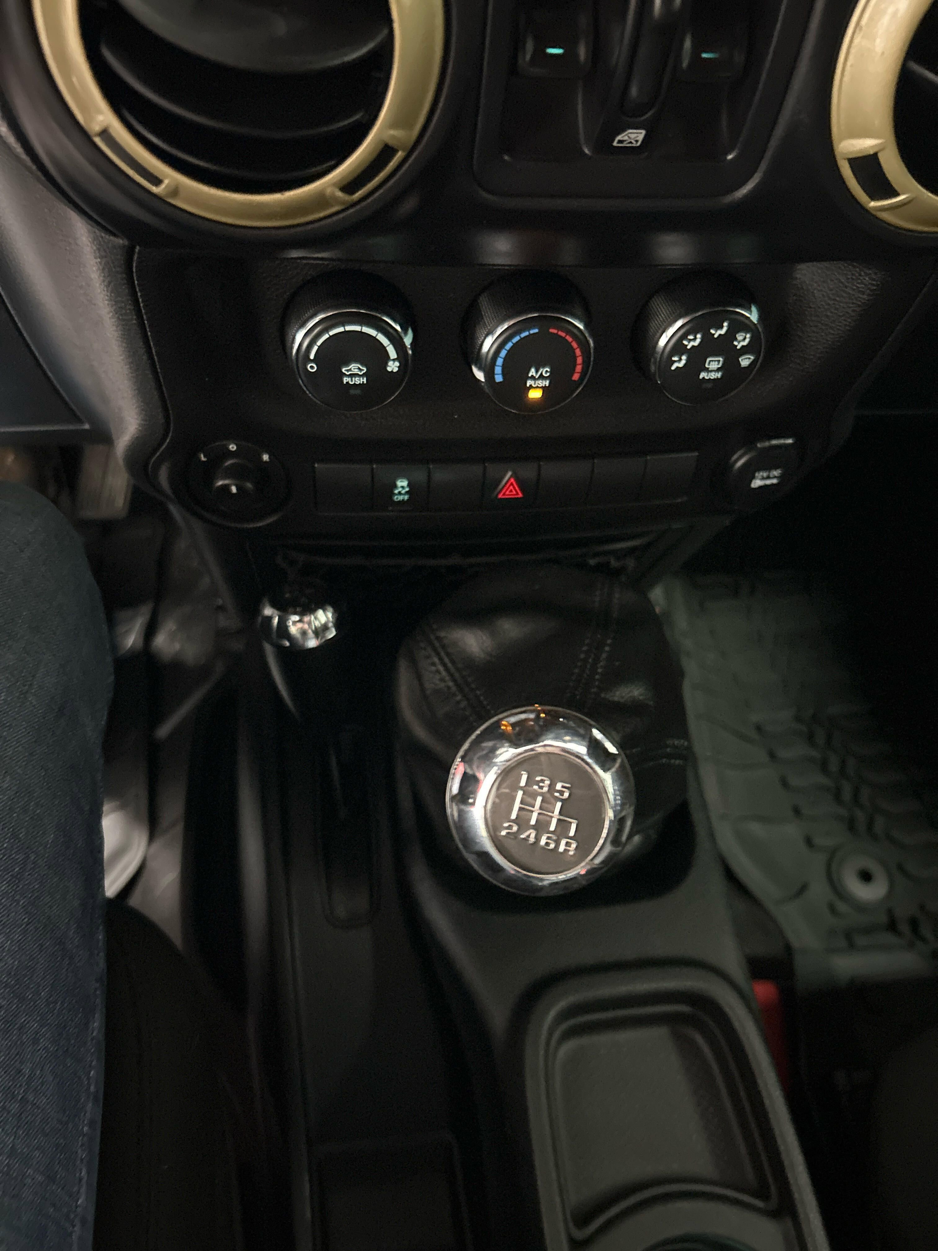 Used 2017 Jeep Wrangler Unlimited Sport w/ Quick Order Package 23S AWD/4WD image 14