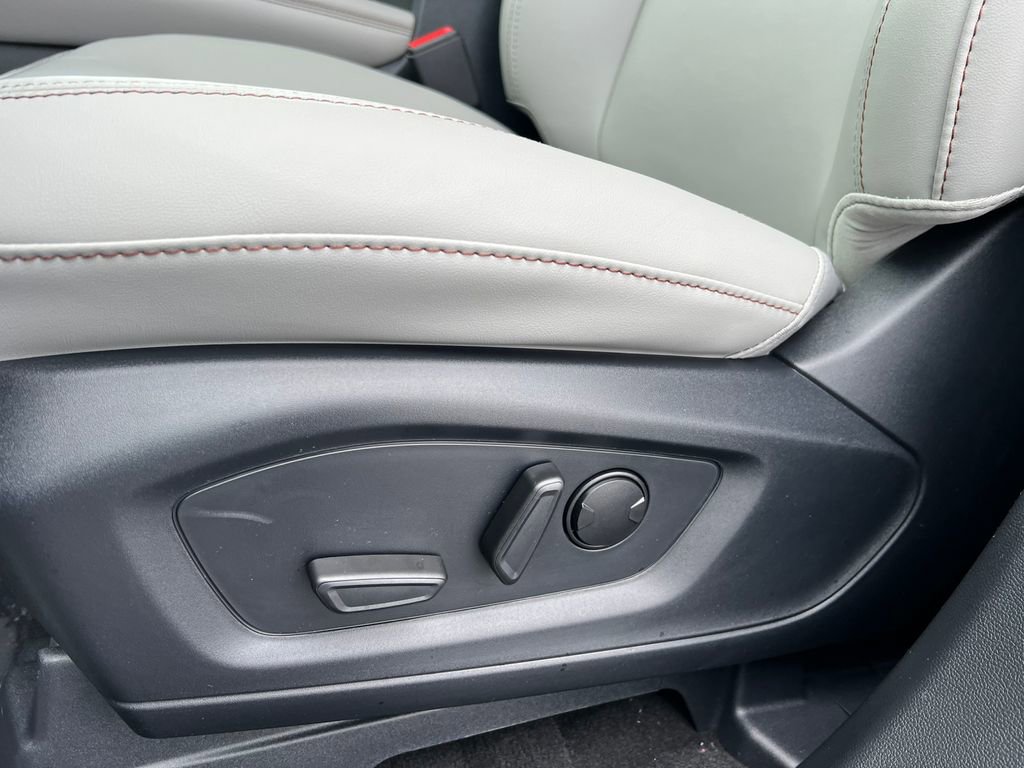 Used 2026 Ford Explorer Active w/ Active Comfort Package image 11