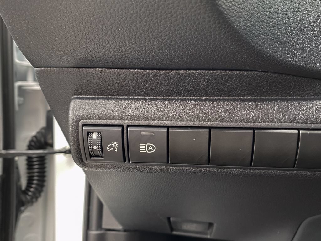 Used 2025 Toyota Corolla LE FWD image 27