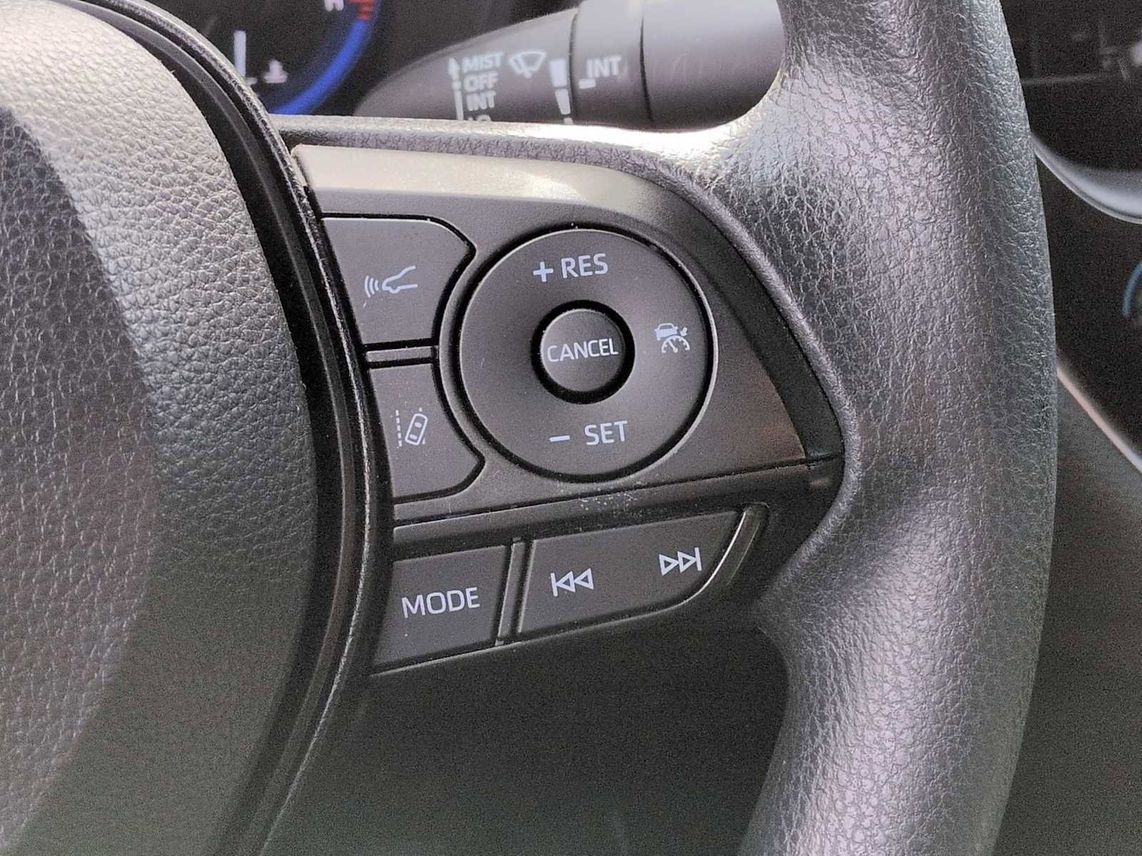 Used 2022 Toyota Corolla LE image 23